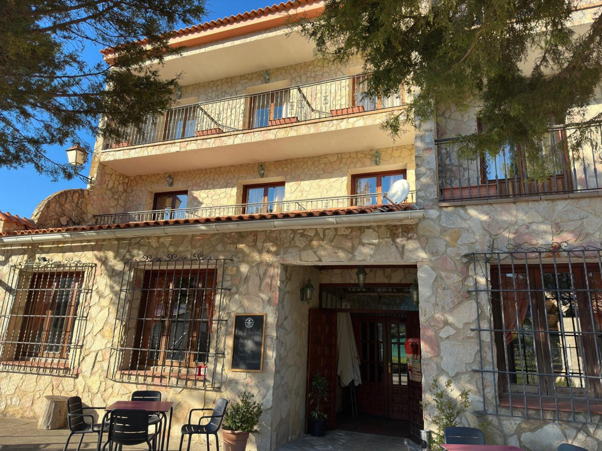 Hotel Restaurante Rio Cuervo Vega del Cadorno Εξωτερικό φωτογραφία