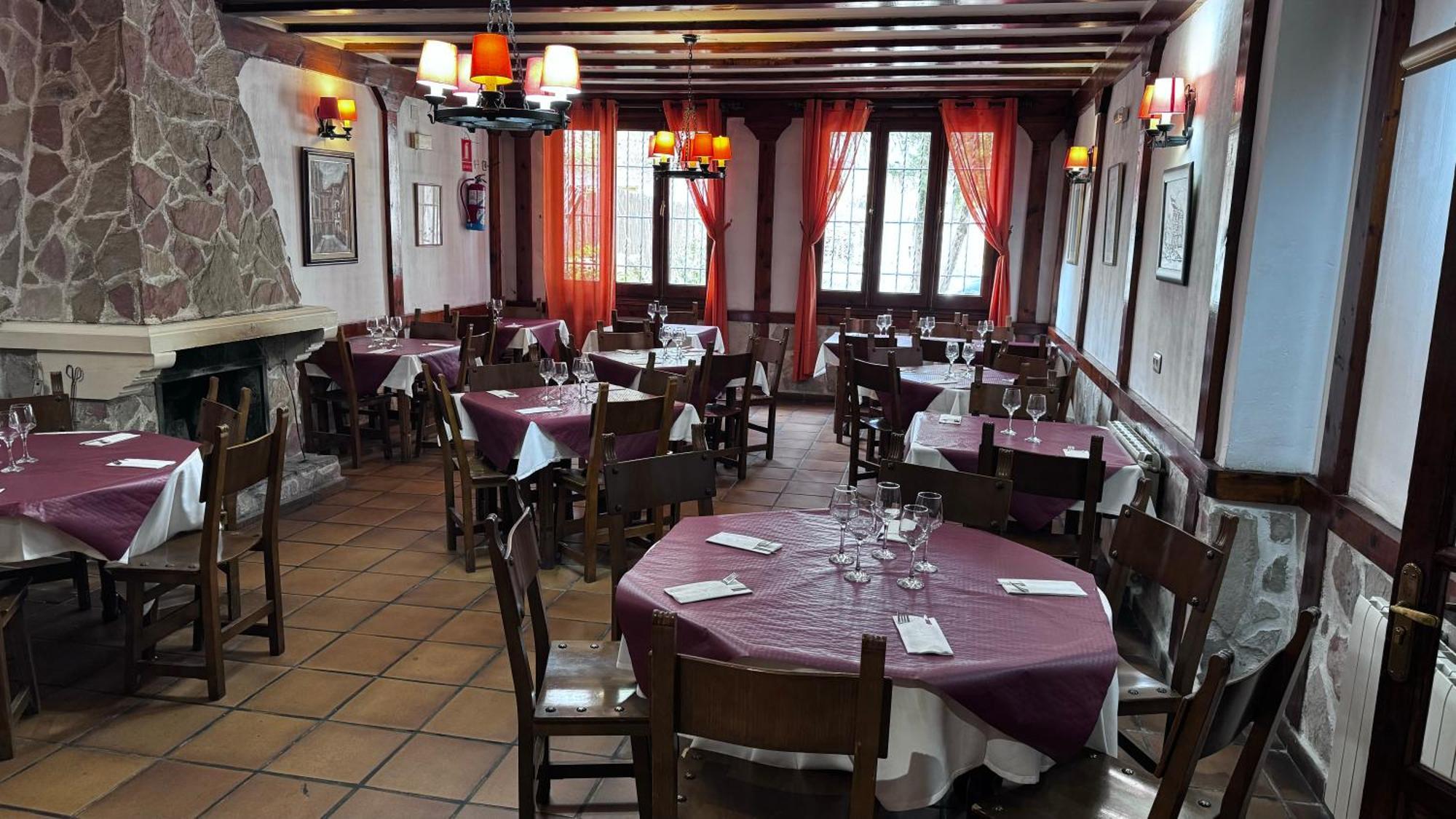 Hotel Restaurante Rio Cuervo Vega del Cadorno Εξωτερικό φωτογραφία