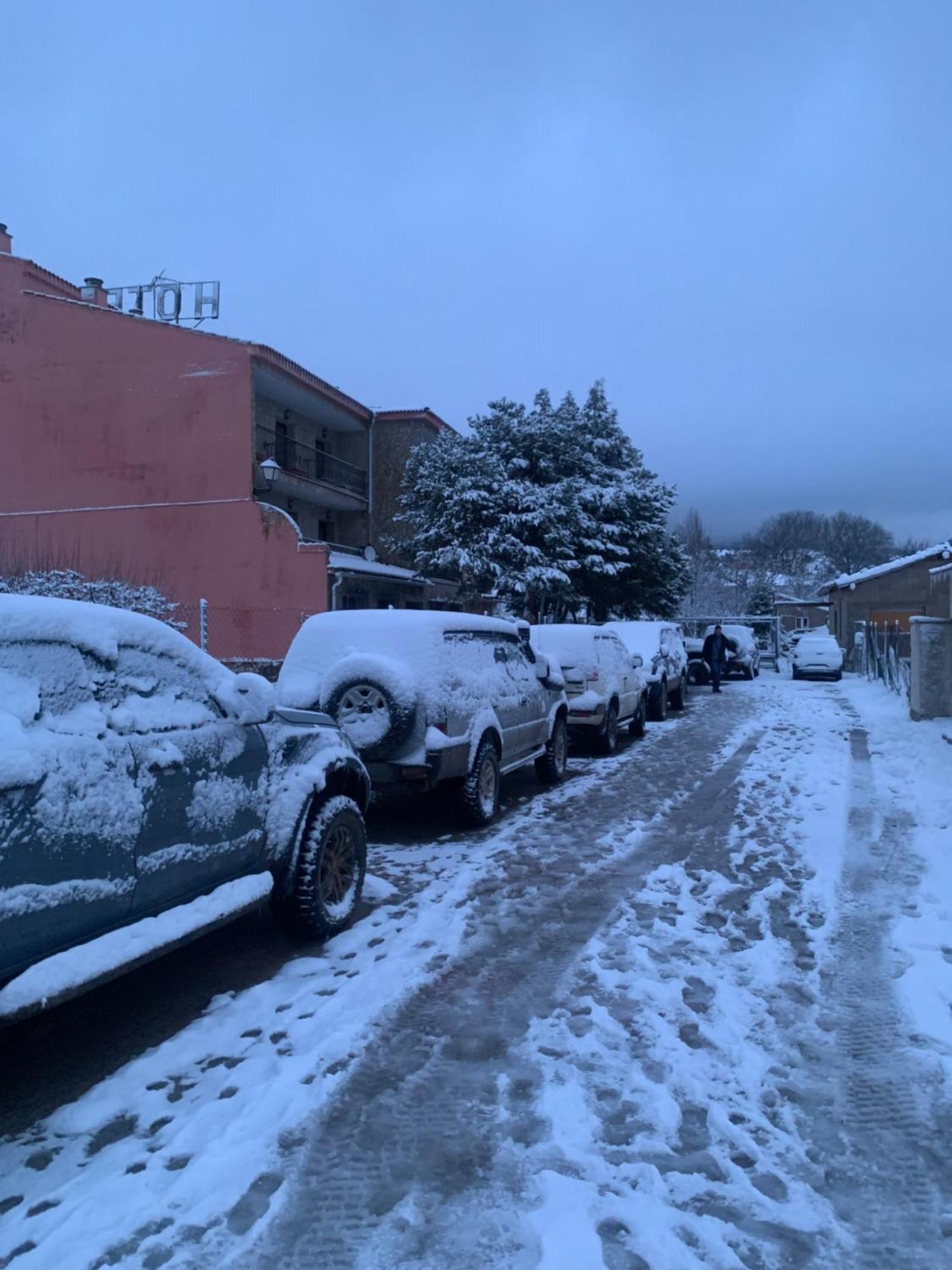 Hotel Restaurante Rio Cuervo Vega del Cadorno Εξωτερικό φωτογραφία