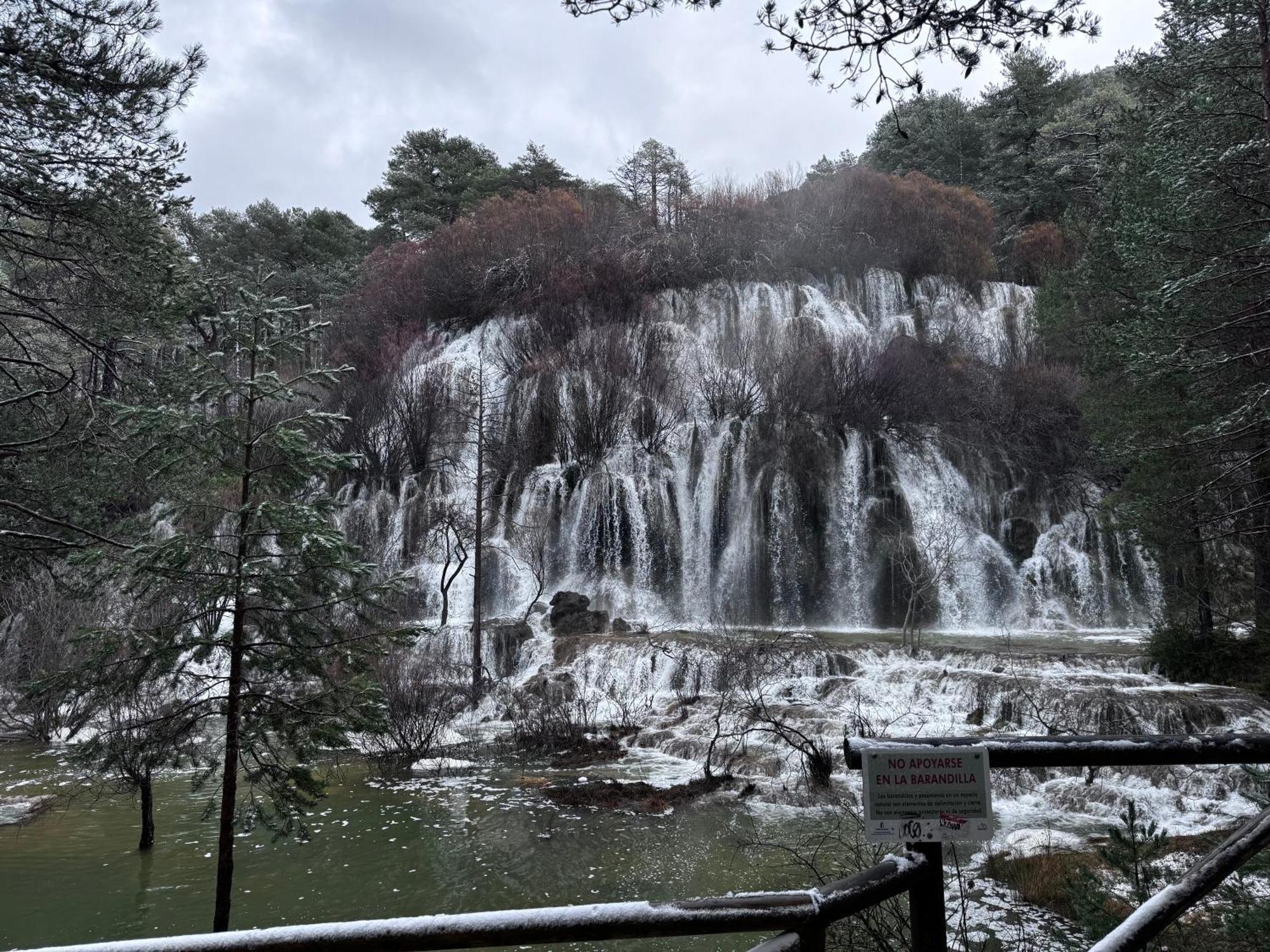 Hotel Restaurante Rio Cuervo Vega del Cadorno Εξωτερικό φωτογραφία